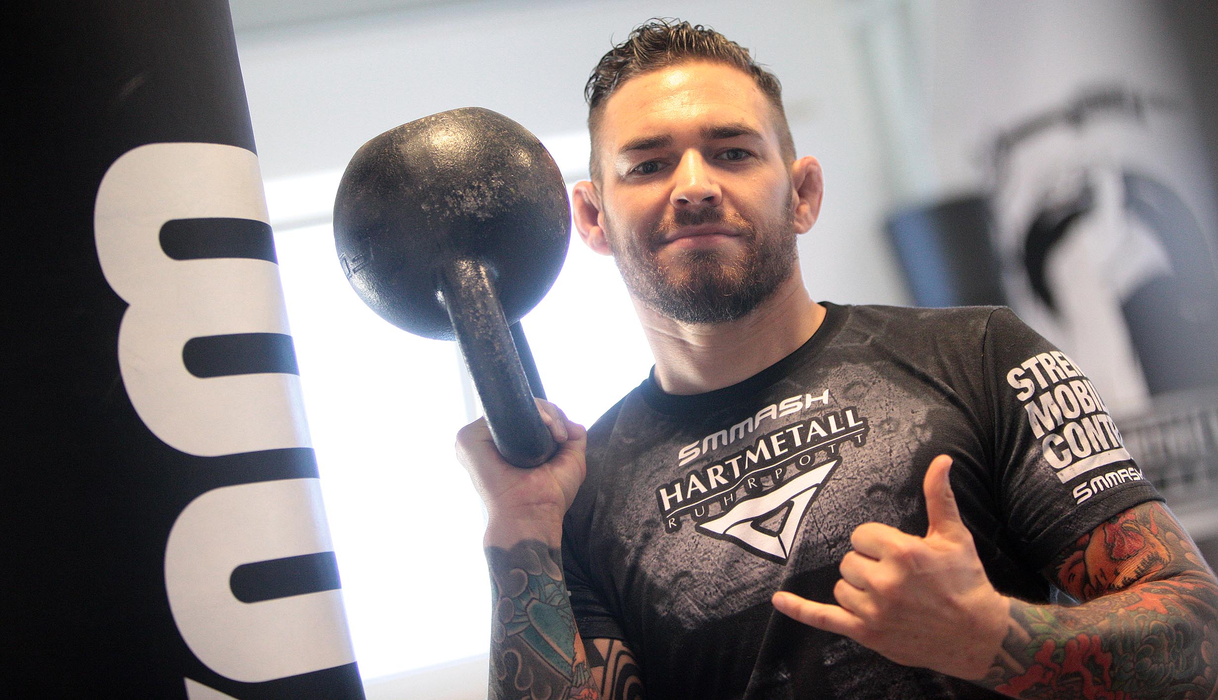 Markus Adam, fotografiert am Montag, 12. September 2016, betreibt das Kraftsport-Studio Hartmetall Ruhrpott in Bottrop. Markus Adam, fotografiert am Montag, 12. September 2016, betreibt das Kraftsport-Studio Hartmetall Ruhrpott in Bottrop. Trainiert wird in der Gruppe mit Gewichten. Foto: Thomas Goedde / FUNKE Foto Services ***Fuer WAZ-Extra***